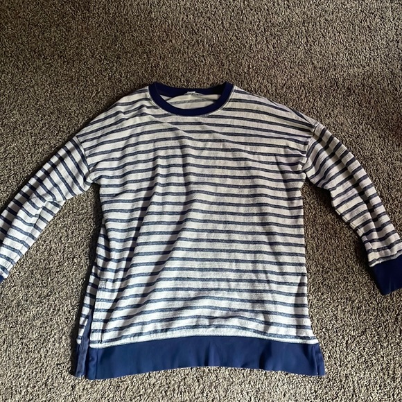 Old navy striped sweater - Picture 1 of 3